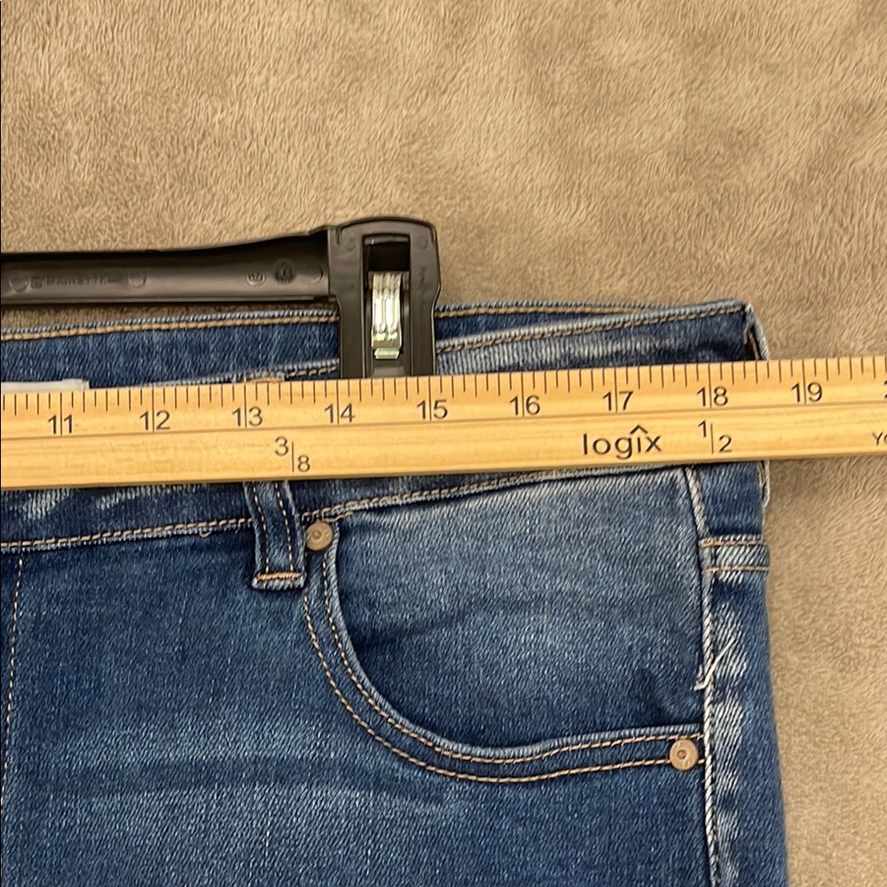 KanCan Blue Ankle Cropped Jeans with Distressed Details Women's sz 16 Fringe Hem - Picture 7 of 12